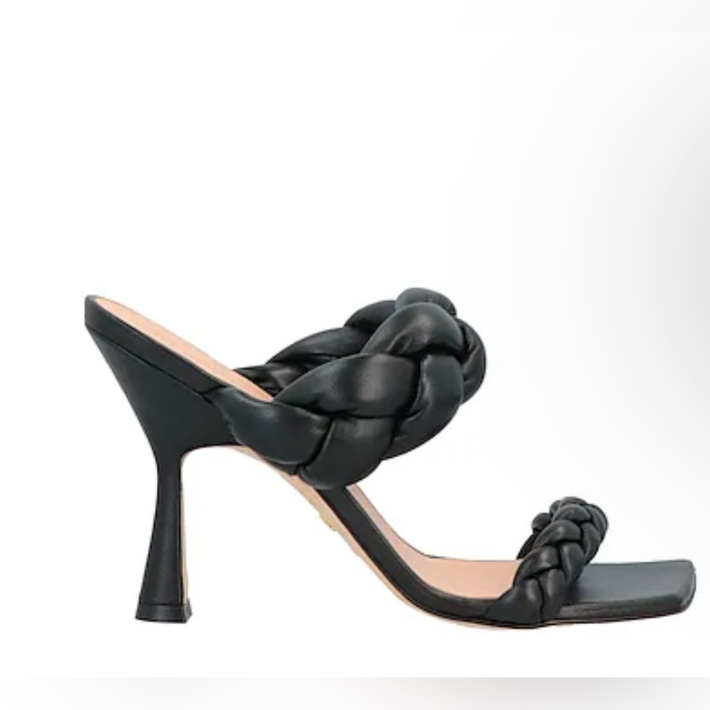 Stuart Weizmann Playa Braided Sandals in black size 10